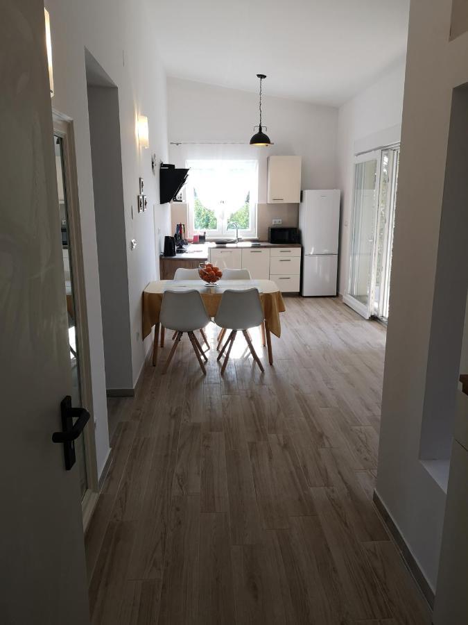 Apartment Nada 2 Malinska Kültér fotó