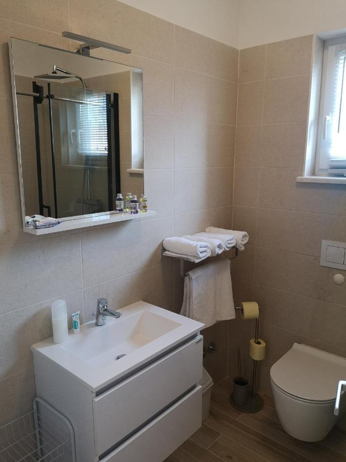 Apartment Nada 2 Malinska Kültér fotó